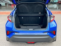 Toyota C-HR DYNAMIC 57