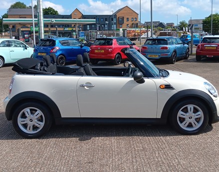 Mini Convertible ONE 10