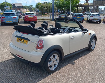 Mini Convertible ONE 8