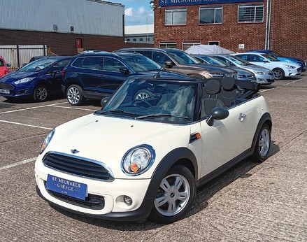 Mini Convertible ONE 1