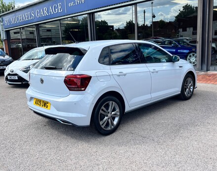 Volkswagen Polo R-LINE TSI 8