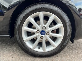 Ford Fiesta TITANIUM 16