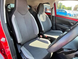 Toyota Aygo VVT-I X-TREND X-SHIFT TSS 46