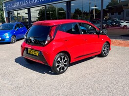 Toyota Aygo VVT-I X-TREND X-SHIFT TSS 8