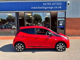 Toyota Aygo VVT-I X-TREND X-SHIFT TSS 10