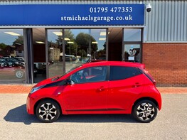 Toyota Aygo VVT-I X-TREND X-SHIFT TSS 11