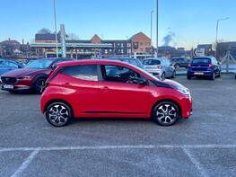 Toyota Aygo VVT-I X-TREND X-SHIFT TSS 9