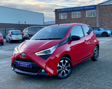 Toyota Aygo VVT-I X-TREND X-SHIFT TSS 1