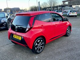 Toyota Aygo VVT-I X-TREND X-SHIFT TSS 6