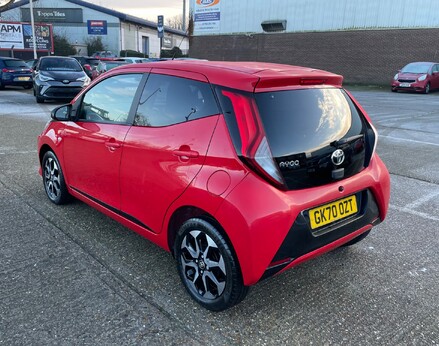 Toyota Aygo VVT-I X-TREND X-SHIFT TSS 8