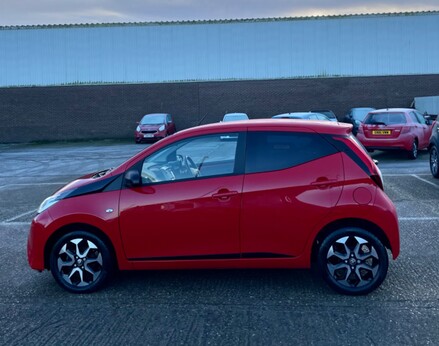 Toyota Aygo VVT-I X-TREND X-SHIFT TSS 10