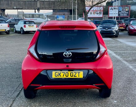 Toyota Aygo VVT-I X-TREND X-SHIFT TSS 5