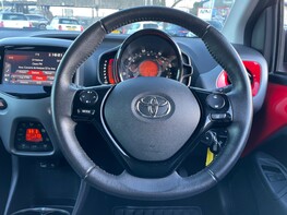 Toyota Aygo VVT-I X-TREND X-SHIFT TSS 18