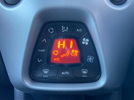 Toyota Aygo VVT-I X-TREND X-SHIFT TSS 37