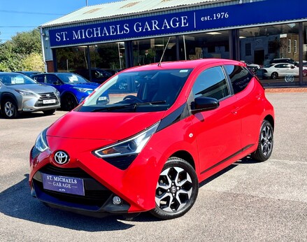 Toyota Aygo VVT-I X-TREND X-SHIFT TSS 1