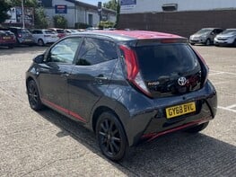 Toyota Aygo VVT-I X-PRESS 8