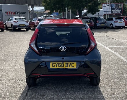 Toyota Aygo VVT-I X-PRESS 6