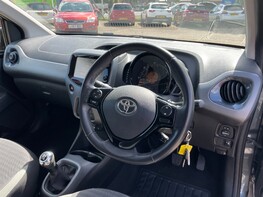 Toyota Aygo VVT-I X-PRESS 17