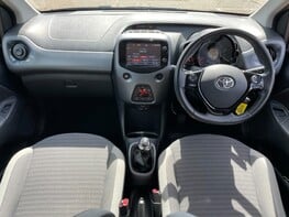 Toyota Aygo VVT-I X-PRESS 2