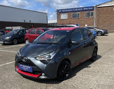 Toyota Aygo VVT-I X-PRESS 1