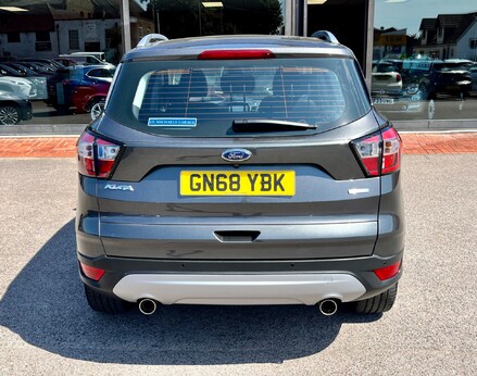 Ford Kuga TITANIUM X 6