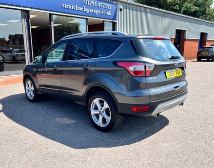 Ford Kuga TITANIUM X 9