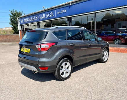 Ford Kuga TITANIUM X 8