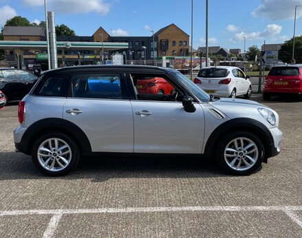 Mini Countryman COOPER 10