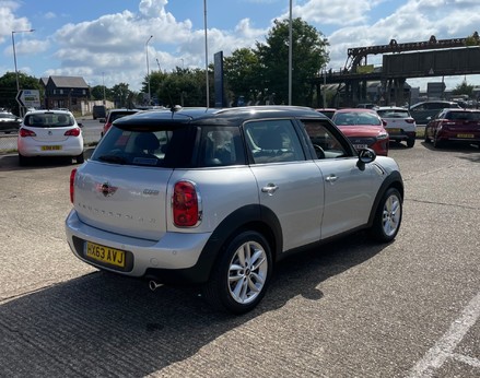 Mini Countryman COOPER 8