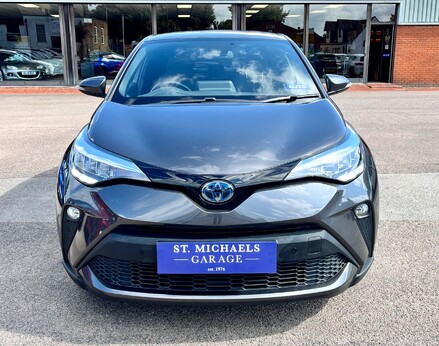 Toyota C-HR DESIGN 5