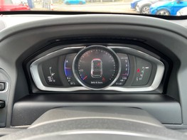 Volvo XC60 D5 R-DESIGN NAV AWD 21