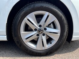 Volkswagen Golf LIFE ETSI DSG 16