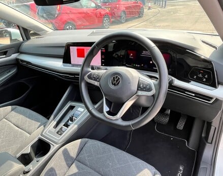 Volkswagen Golf LIFE ETSI DSG 18