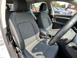 Volkswagen Golf LIFE ETSI DSG 63