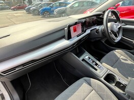 Volkswagen Golf LIFE ETSI DSG 17