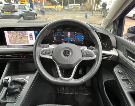 Volkswagen Golf LIFE TSI 19