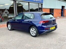 Volkswagen Golf LIFE TSI 9