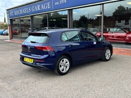 Volkswagen Golf LIFE TSI 8