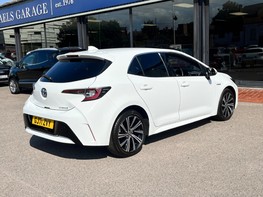 Toyota Corolla DESIGN 8