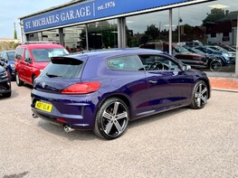 Volkswagen Scirocco R TSI 8