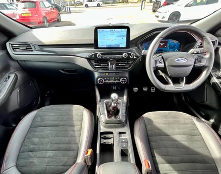 Ford Kuga ST-LINE EDITION 2