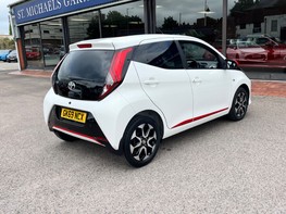 Toyota Aygo VVT-I X-TREND 8