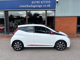 Toyota Aygo VVT-I X-TREND 10