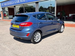 Ford Fiesta TITANIUM 8