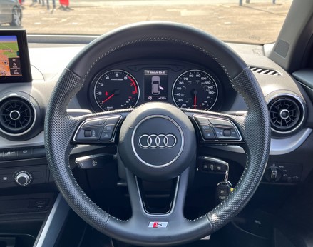 Audi Q2 TFSI S LINE 20