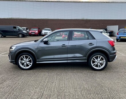 Audi Q2 TFSI S LINE 11