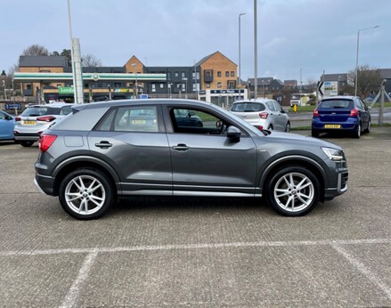 Audi Q2 TFSI S LINE 10