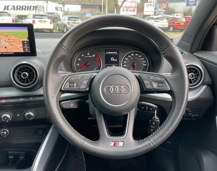 Audi Q2 TFSI S LINE 19