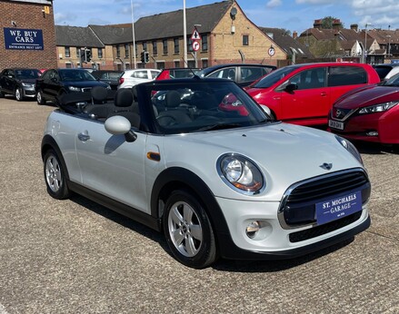 Mini Convertible COOPER 4