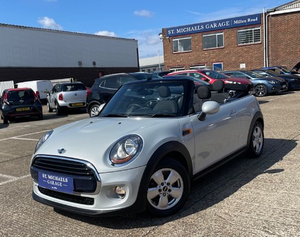 Mini Convertible COOPER 1